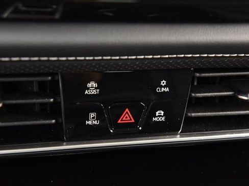 Used 2025 Volkswagen Atlas Cross Sport SE FWD image 15
