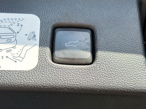 Used 2020 Ford Escape SEL image 13