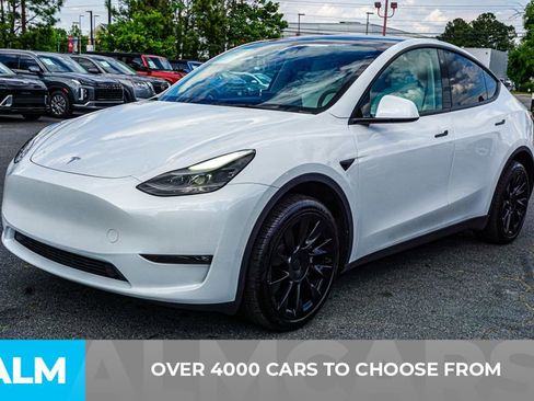 Used 2023 Tesla Model Y Long Range AWD/4WD image 3