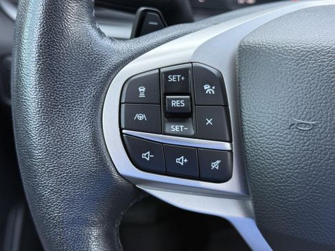 Used 2021 Ford Explorer XLT w/ Equipment Group 202A AWD/4WD image 34