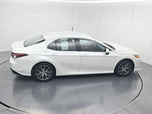 Used 2022 Toyota Camry XLE w/ Cold Weather Package FWD image 59