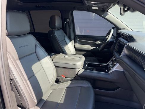 Used 2023 GMC Yukon XL Denali image 31