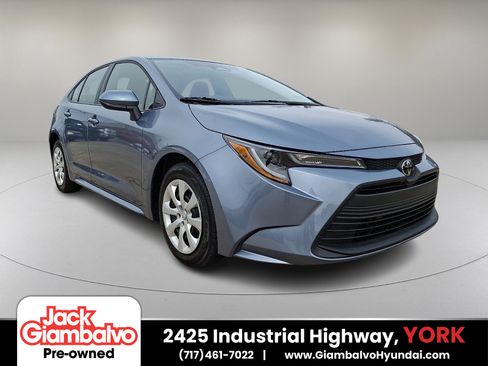 Used 2025 Toyota Corolla LE image 1