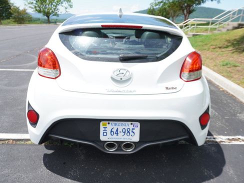 Used 2016 Hyundai Veloster Turbo FWD image 17