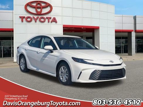 Certified 2025 Toyota Camry LE image 1