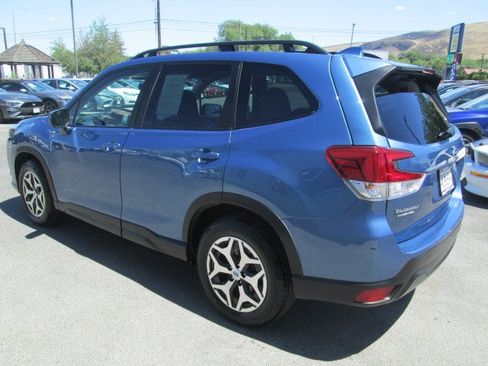 Used 2023 Subaru Forester Premium AWD/4WD image 4