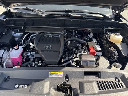 Certified 2024 Toyota Highlander XLE image 20