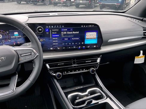 New 2025 Chevrolet Traverse LT w/ Midnight/Sport Edition image 7