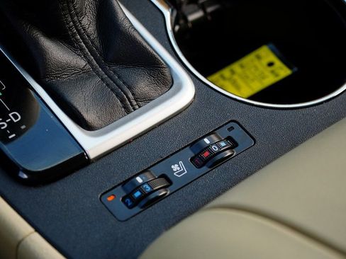 Used 2017 Toyota Highlander Limited image 17