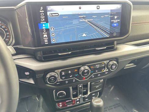 Used 2024 Jeep Gladiator Rubicon w/ Technology Group AWD/4WD image 62