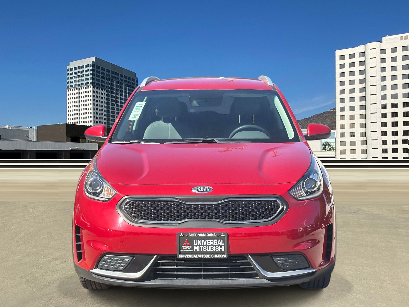 Used 2019 Kia Niro LX FWD image 2