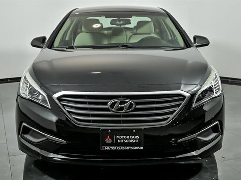 Used 2017 Hyundai Sonata SE w/ Cargo Package FWD image 4