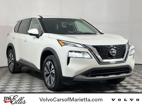 Used 2021 Nissan Rogue SV image 1