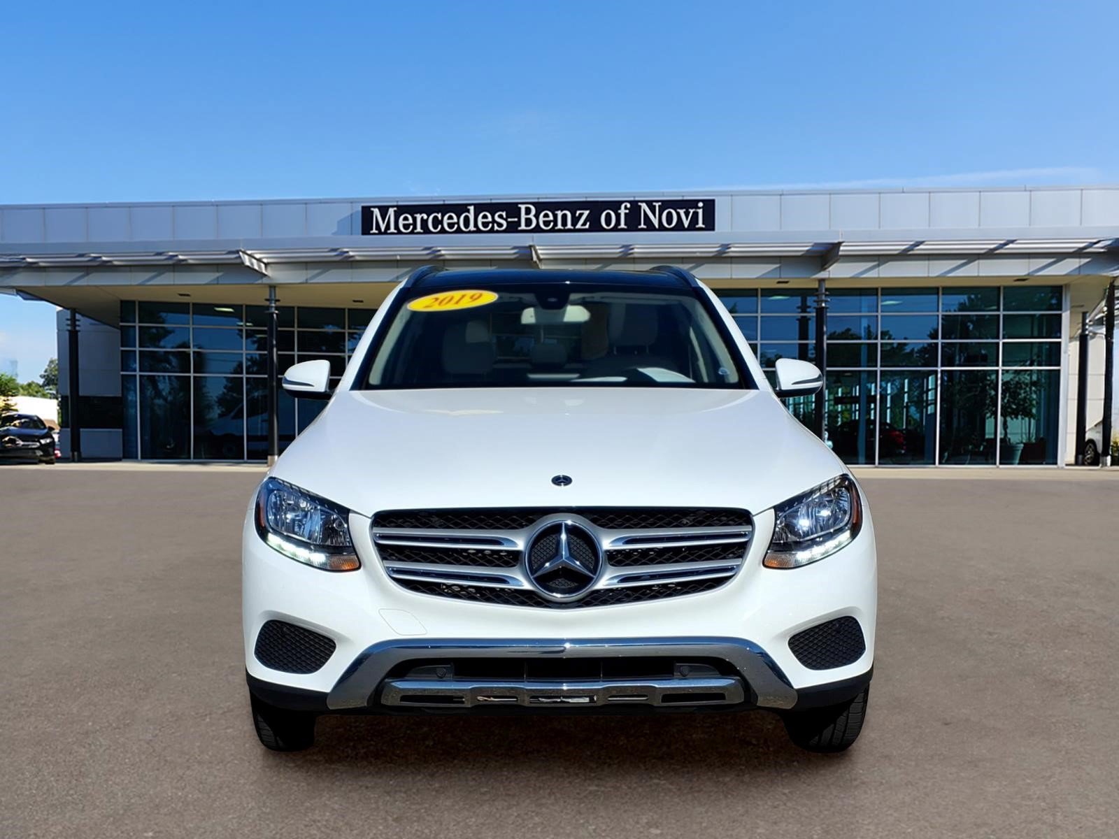 Used 2019 Mercedes-Benz GLC 300 4MATIC image 2