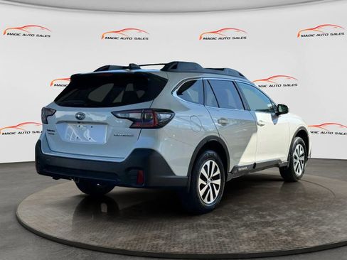 Used 2022 Subaru Outback Premium AWD/4WD image 9