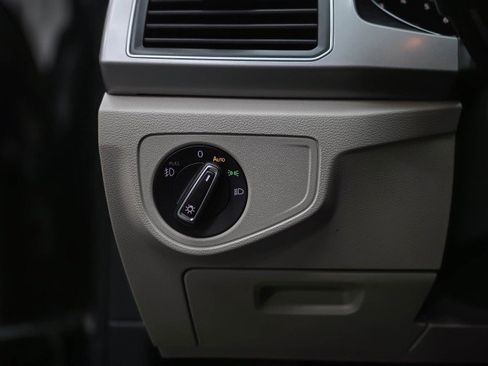 Used 2019 Volkswagen Atlas SE FWD image 30