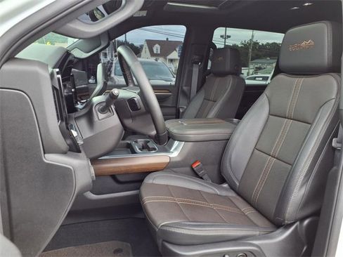 Used 2025 Chevrolet Silverado 3500 High Country w/ High Country Premium Package image 13