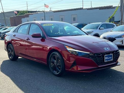 Certified 2023 Hyundai Elantra SEL FWD image 1