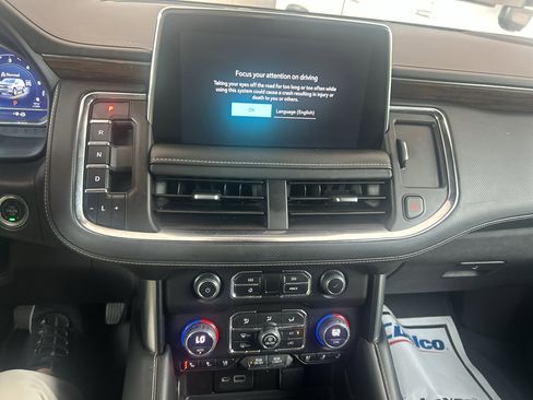 Used 2023 Chevrolet Suburban Premier AWD/4WD image 31