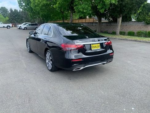 Used 2022 Mercedes-Benz E 350 4MATIC Sedan image 3