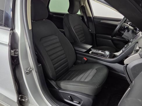 Used 2018 Ford Fusion SE image 33