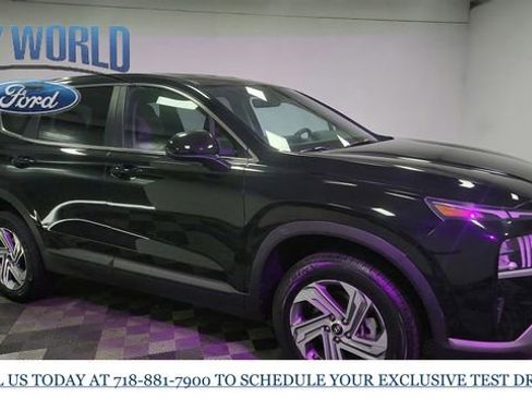 Used 2022 Hyundai Santa Fe SE image 2