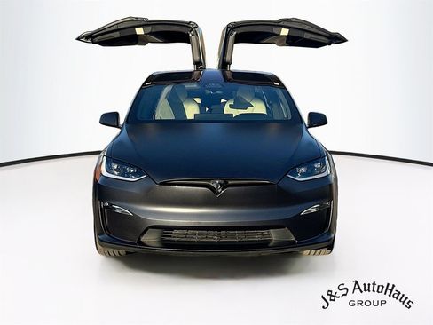 Used 2025 Tesla Model X Plaid image 2