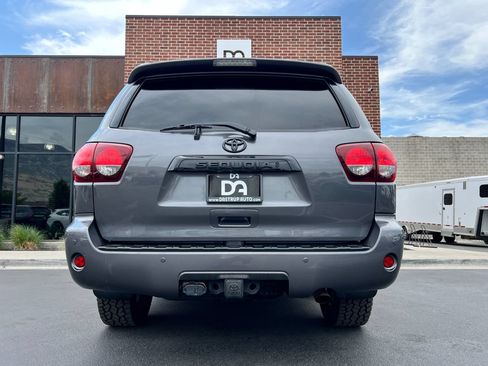 Used 2022 Toyota Sequoia TRD Sport AWD/4WD image 5