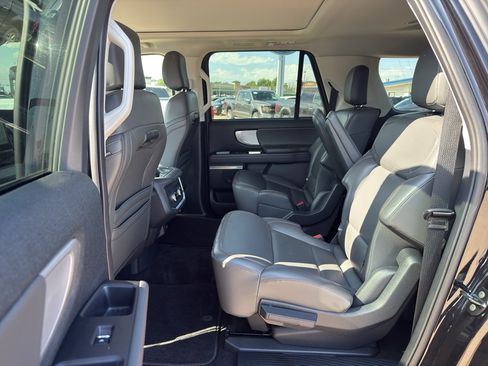 Used 2025 Ford Expedition Max Active AWD/4WD image 10