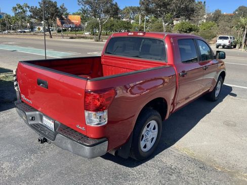 Used 2011 Toyota Tundra 4x4 CrewMax w/ Tow Pkg image 5