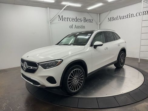 Used 2026 Mercedes-Benz GLC 300 image 3