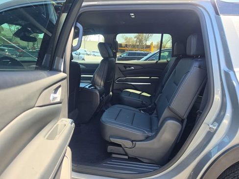 Used 2026 Chevrolet Traverse LT AWD/4WD image 8