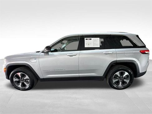 Used 2024 Jeep Grand Cherokee Limited 4xe image 8