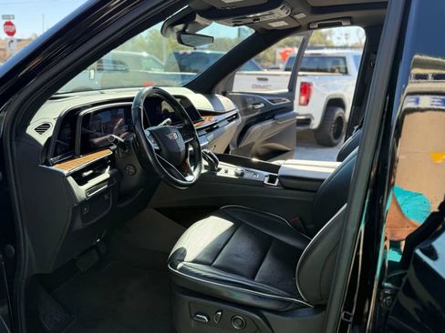 Used 2021 Cadillac Escalade ESV Premium Luxury image 15