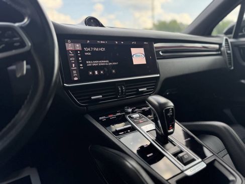 Used 2020 Porsche Cayenne AWD/4WD image 25