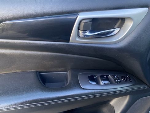 Used 2018 Nissan Pathfinder S image 20