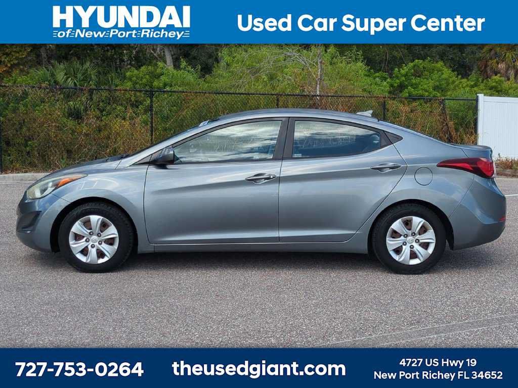 Used 2016 Hyundai Elantra SE FWD image 2