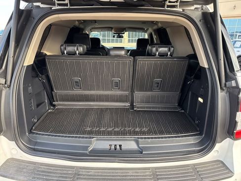 Used 2022 Ford Expedition XLT image 10
