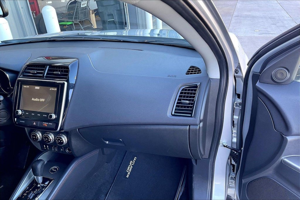 Used 2025 Mitsubishi Outlander Sport AWD image 16