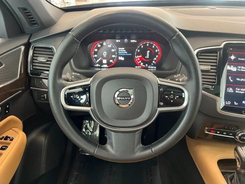 Used 2018 Volvo XC90 T6 Momentum w/ Momentum Plus Package AWD/4WD image 18