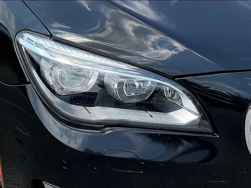 Used 2015 BMW 740Li xDrive AWD/4WD image 33