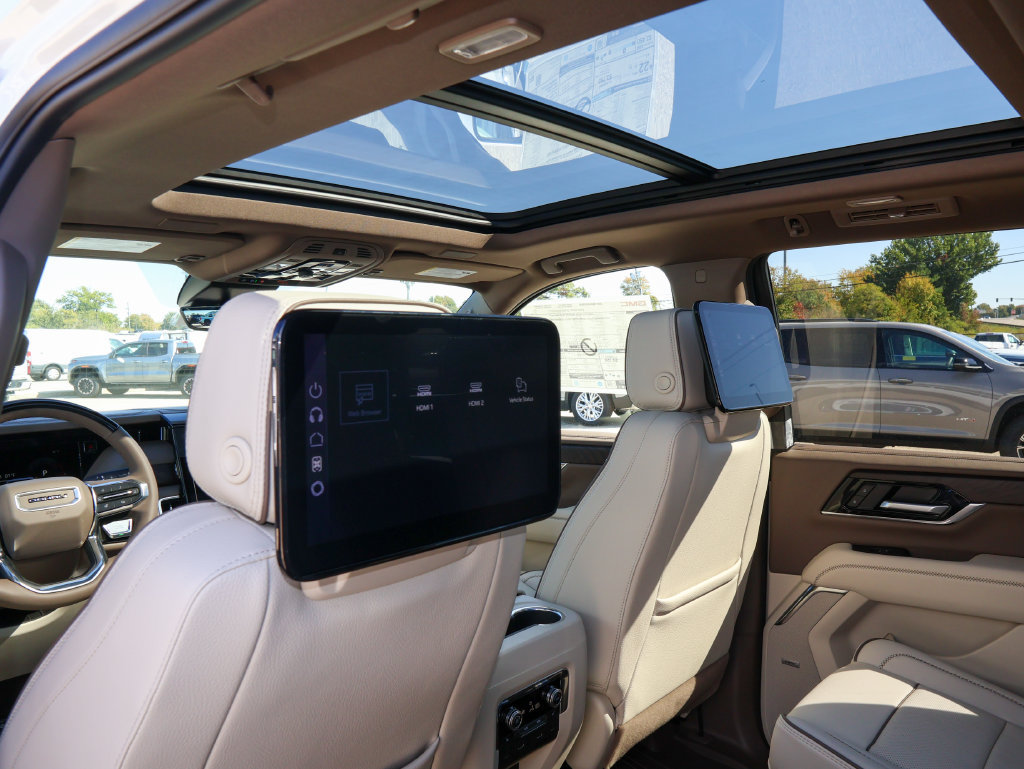 New 2026 GMC Yukon Denali w/ Advanced Technology Package AWD/4WD image 16