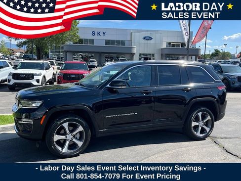 Used 2023 Jeep Grand Cherokee Limited w/ Luxury Tech Group II AWD/4WD image 1