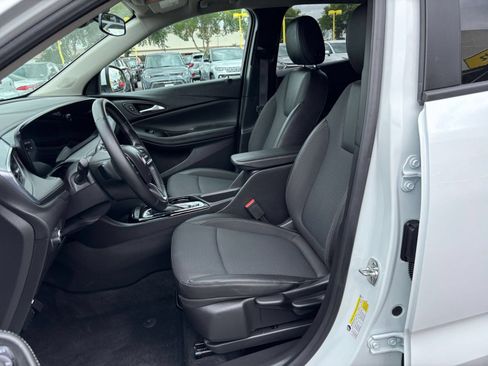 Used 2025 Buick Encore GX Preferred FWD image 25