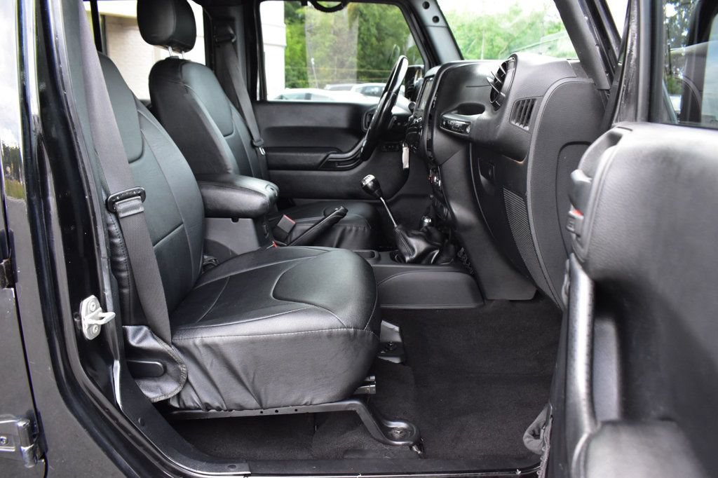 Used 2015 Jeep Wrangler Unlimited Sahara AWD/4WD image 21