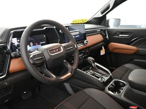 New 2025 GMC Canyon AT4 image 19