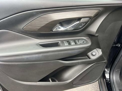 Used 2023 GMC Terrain SLE w/ Driver Convenience Package image 17