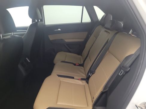 Used 2022 Volkswagen Atlas Cross Sport SE w/ Panoramic Sunroof Package FWD image 18