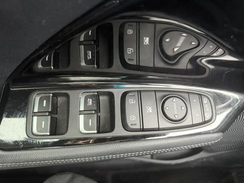 Used 2020 Kia Niro EX Premium FWD image 32