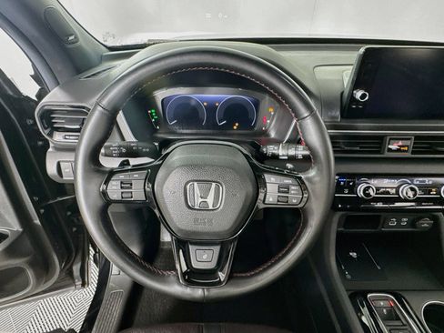 Used 2025 Honda Pilot Black Edition image 13